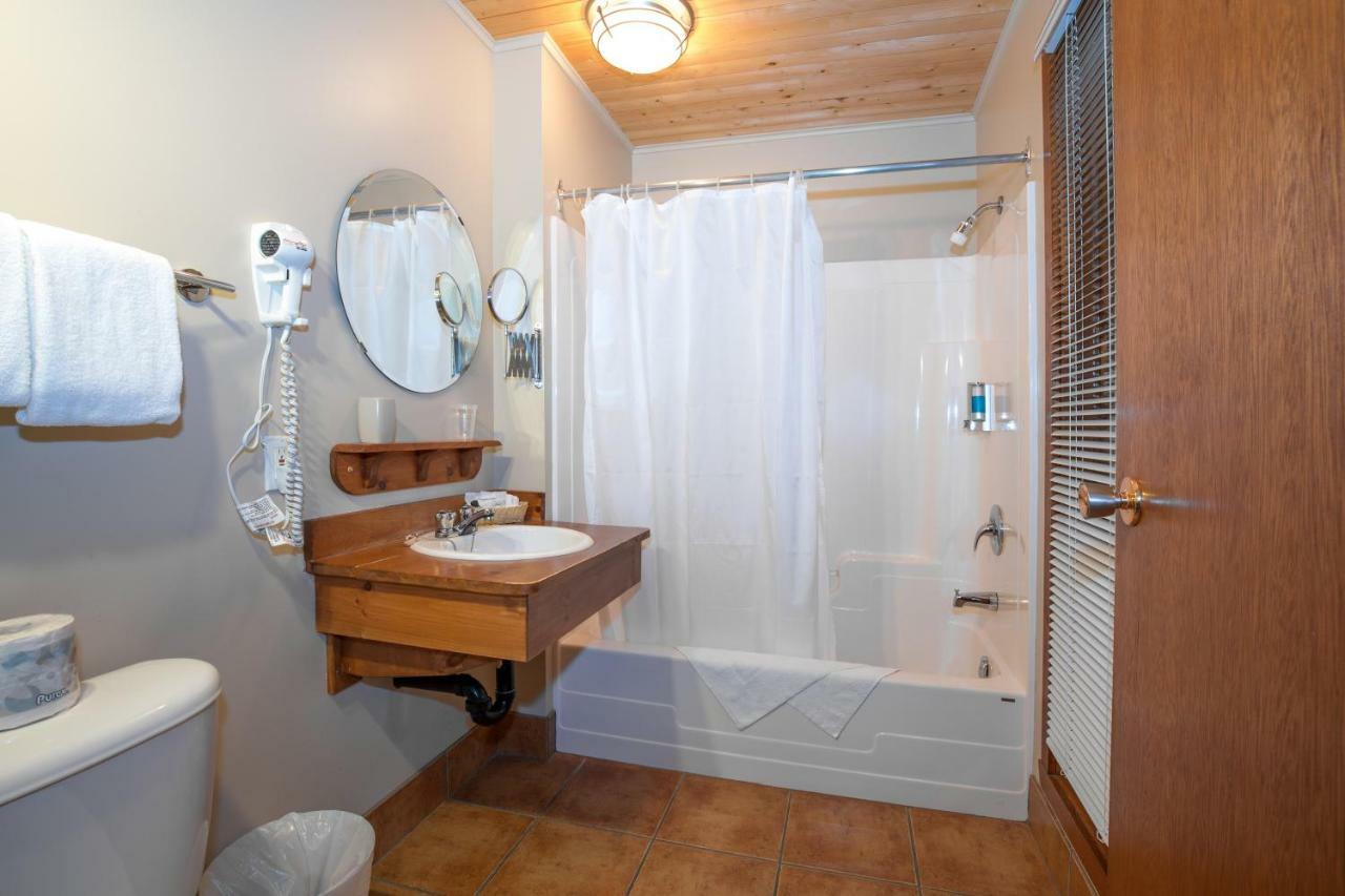 La Petite Auberge De Jouvence Magog Esterno foto