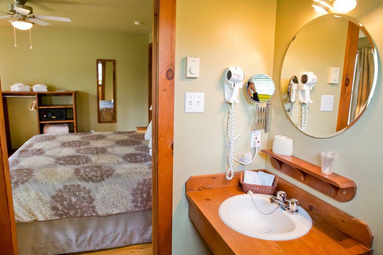 La Petite Auberge De Jouvence Magog Esterno foto